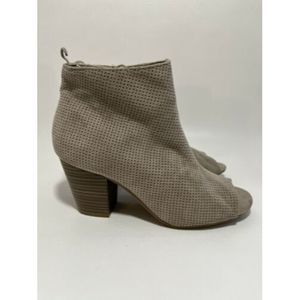 Women's Perforated Peep Toe Booties Old Navy Size 6